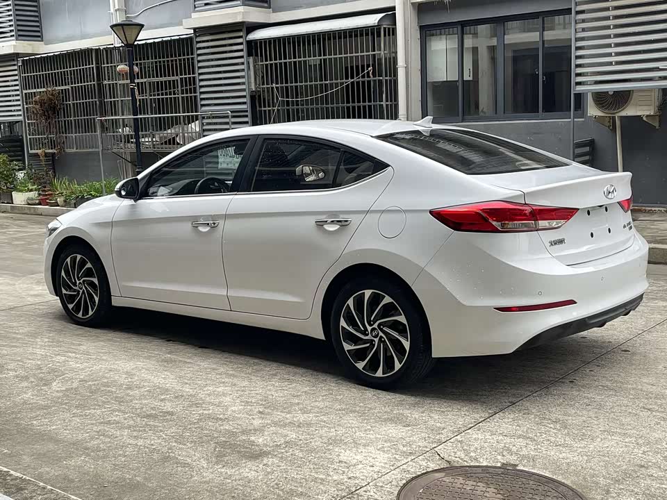 Hyundai Lead