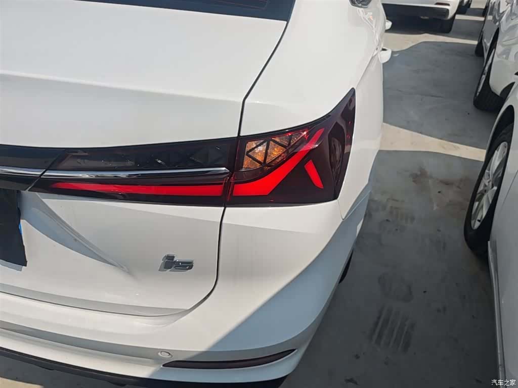Roewe i5, 2026 8