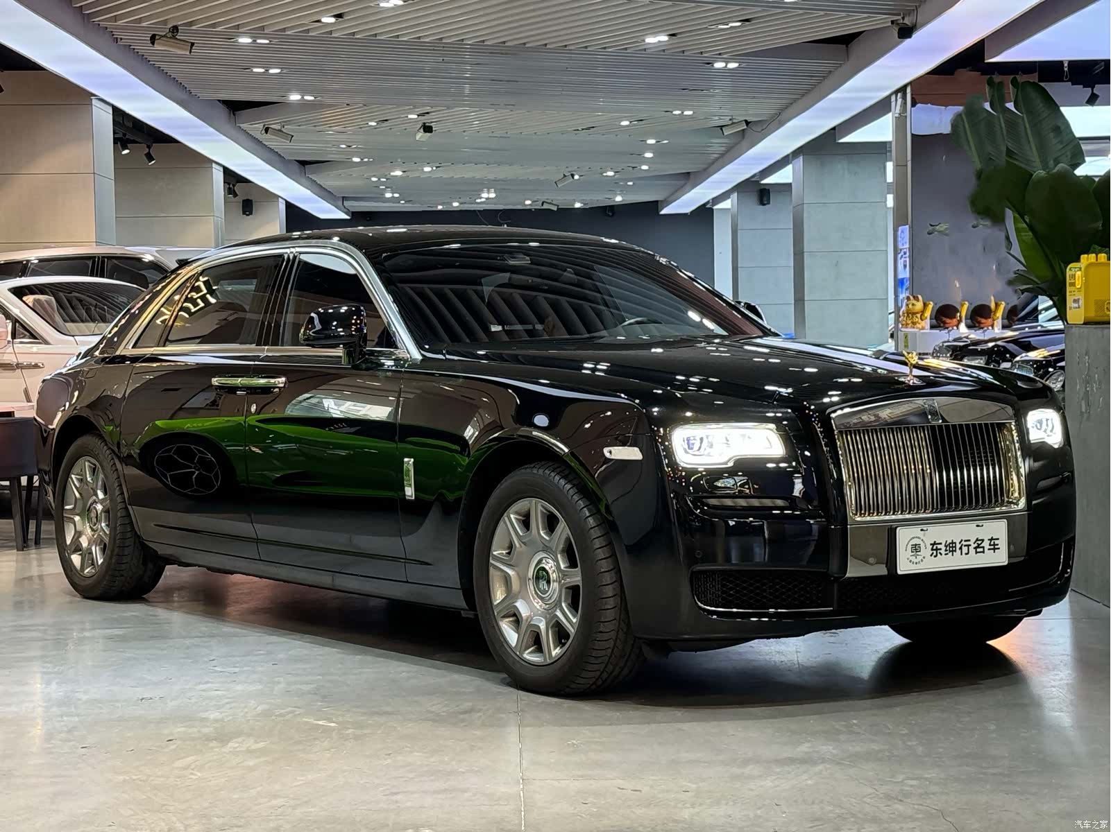 Rolls-Royce Ghost, 2015 все фото