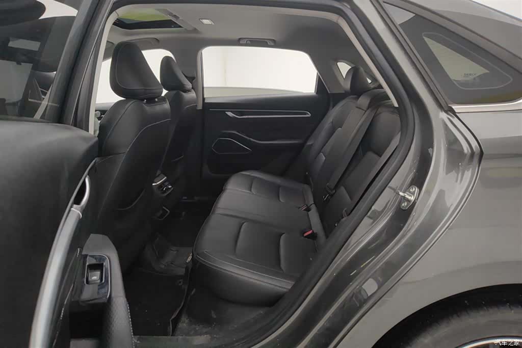 Geely Emgrand, 2022 11