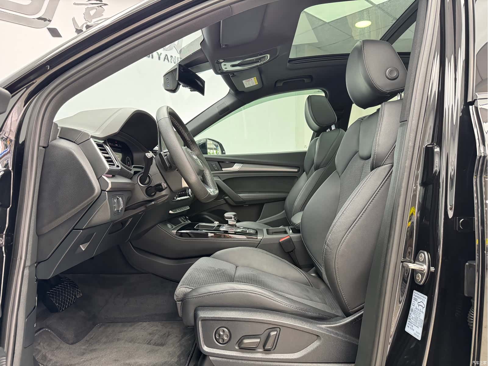 Audi Q5L, 2023 все фото