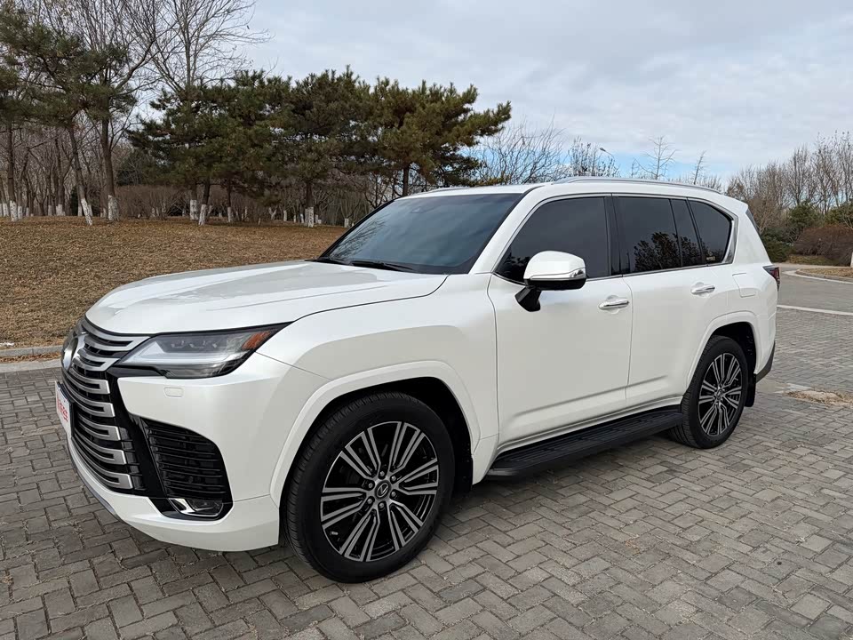 Lexus LX