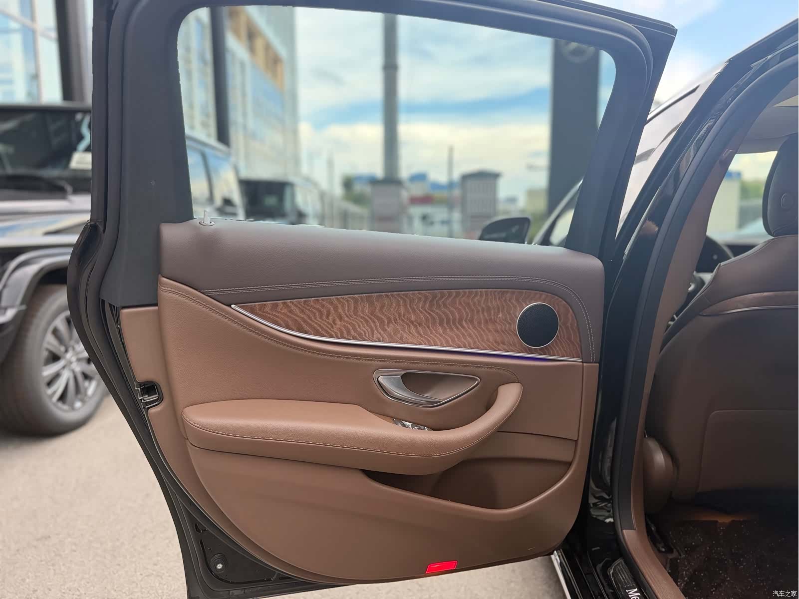 Mercedes-Benz E-Class, 2023 16