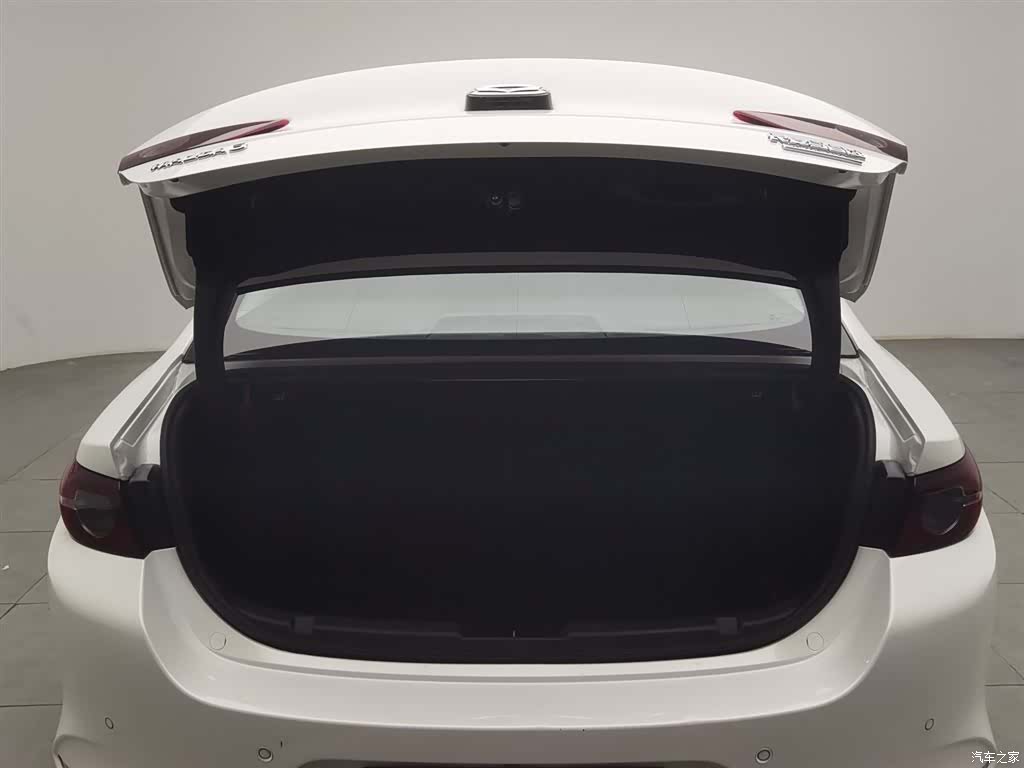 Mazda Mazda3, 2023 16