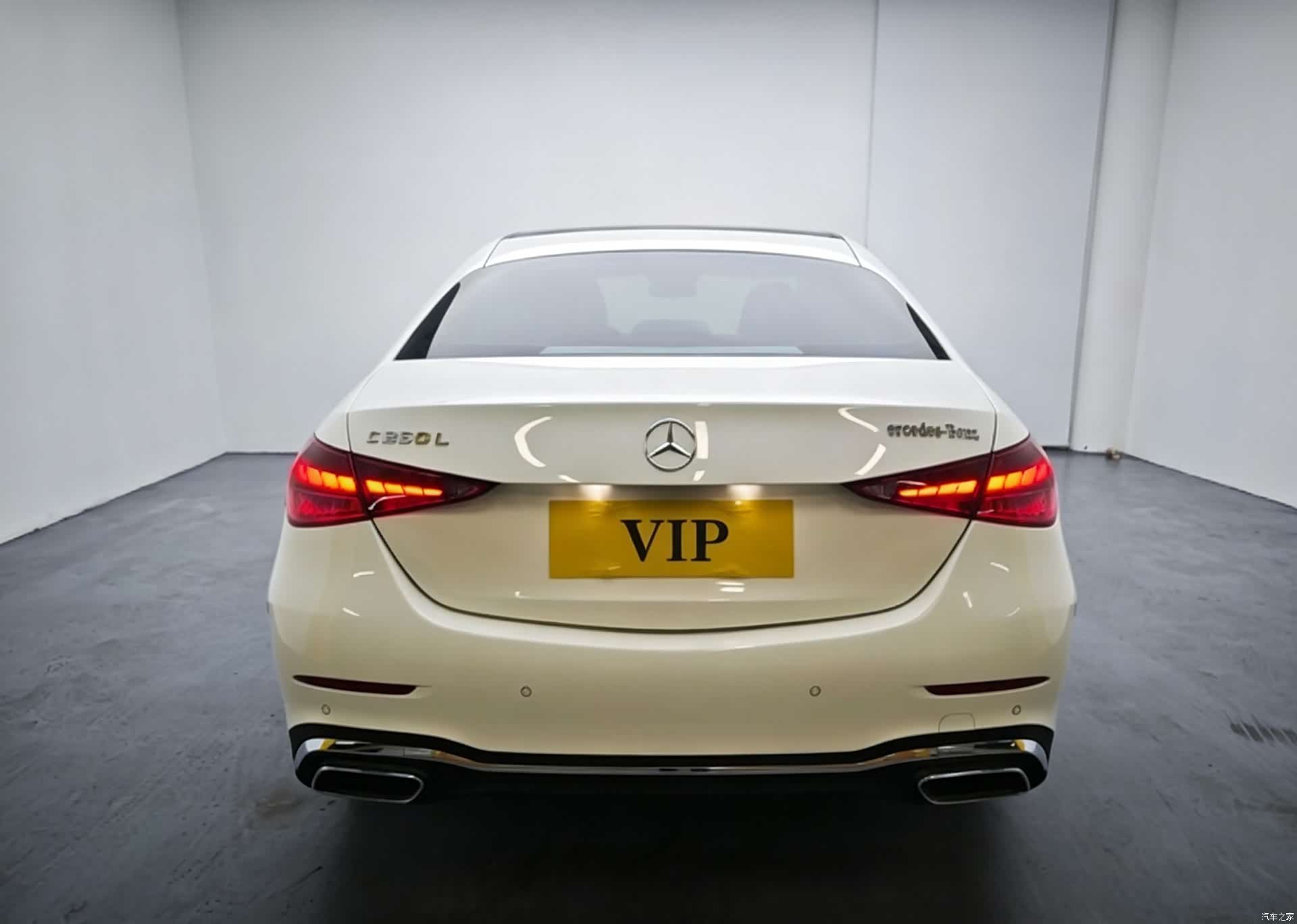 Mercedes-Benz C-Class, 2024 4
