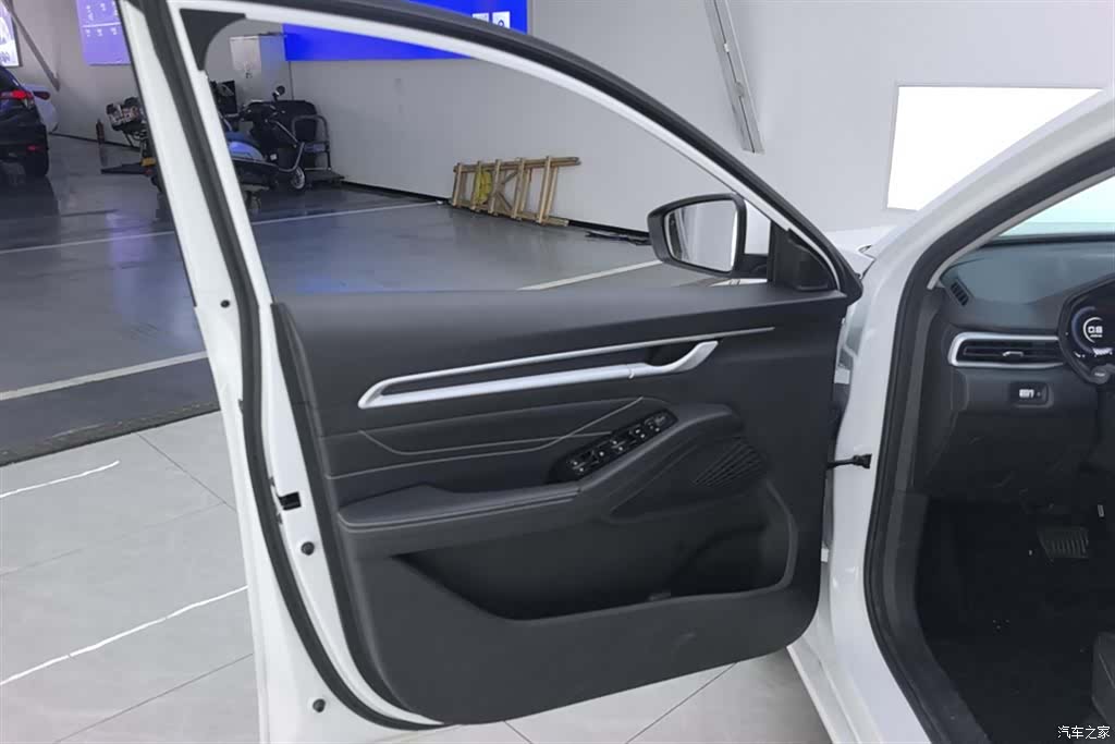 Geely Emgrand, 2024 7