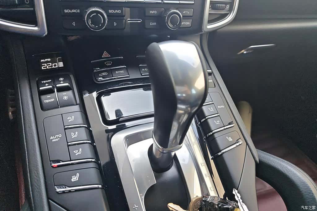 Porsche Cayenne, 2015 16
