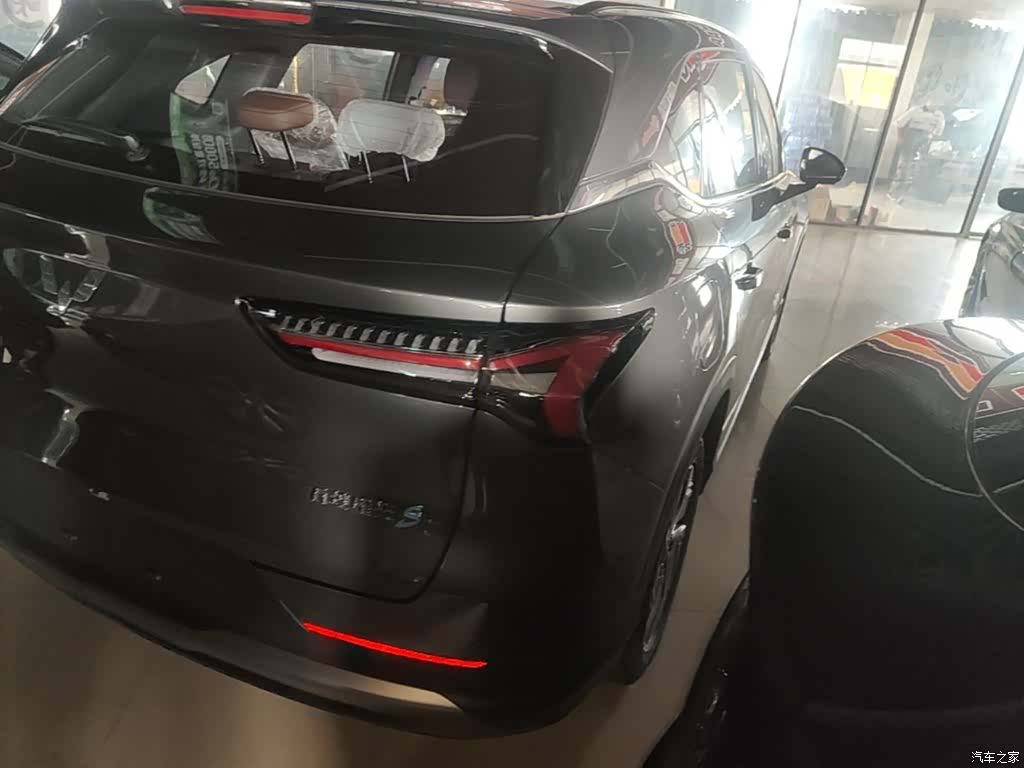 Wuling Starlight, 2025 8