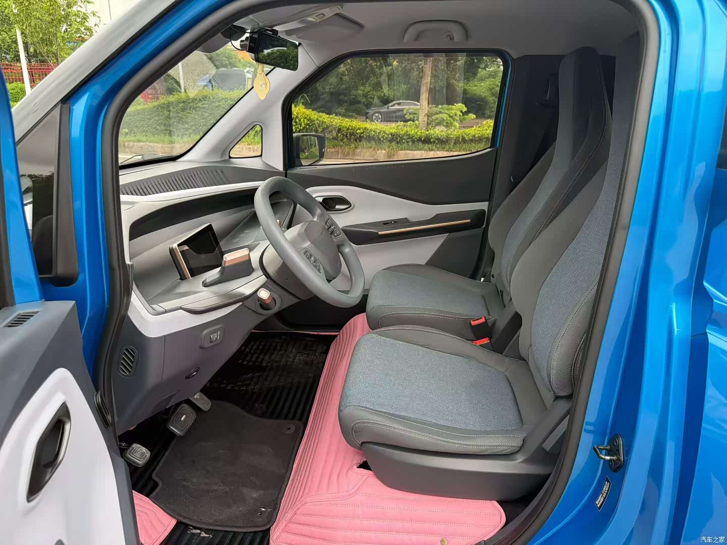 Wuling E200, 2021 4