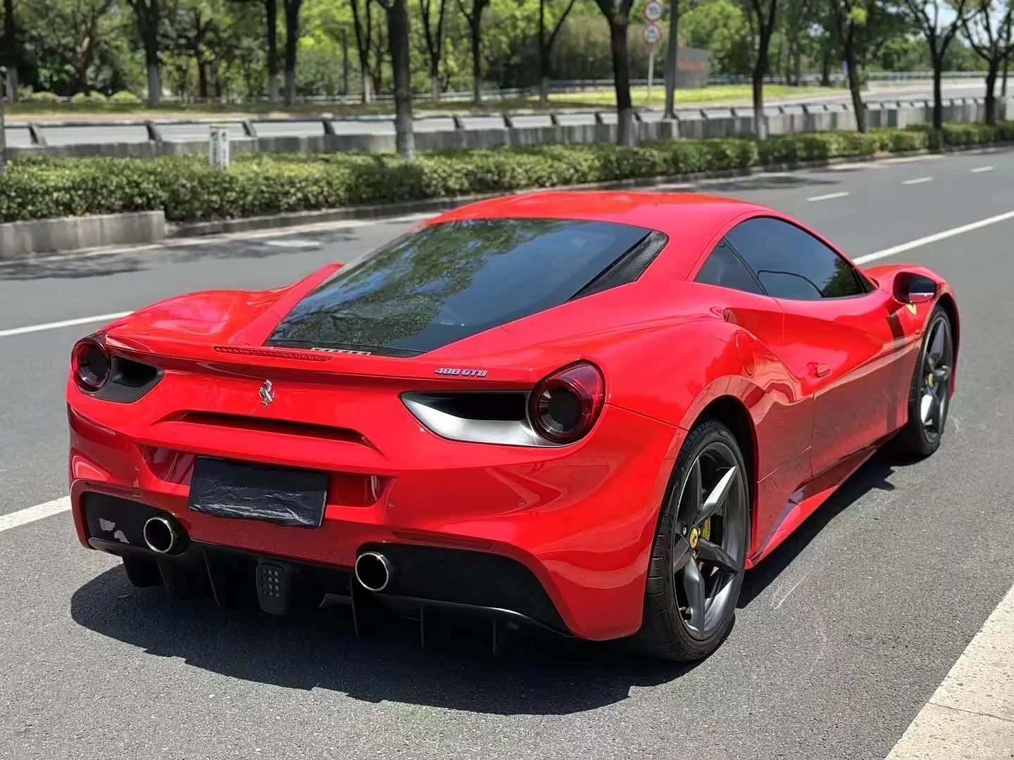 Ferrari 488, 2019 4