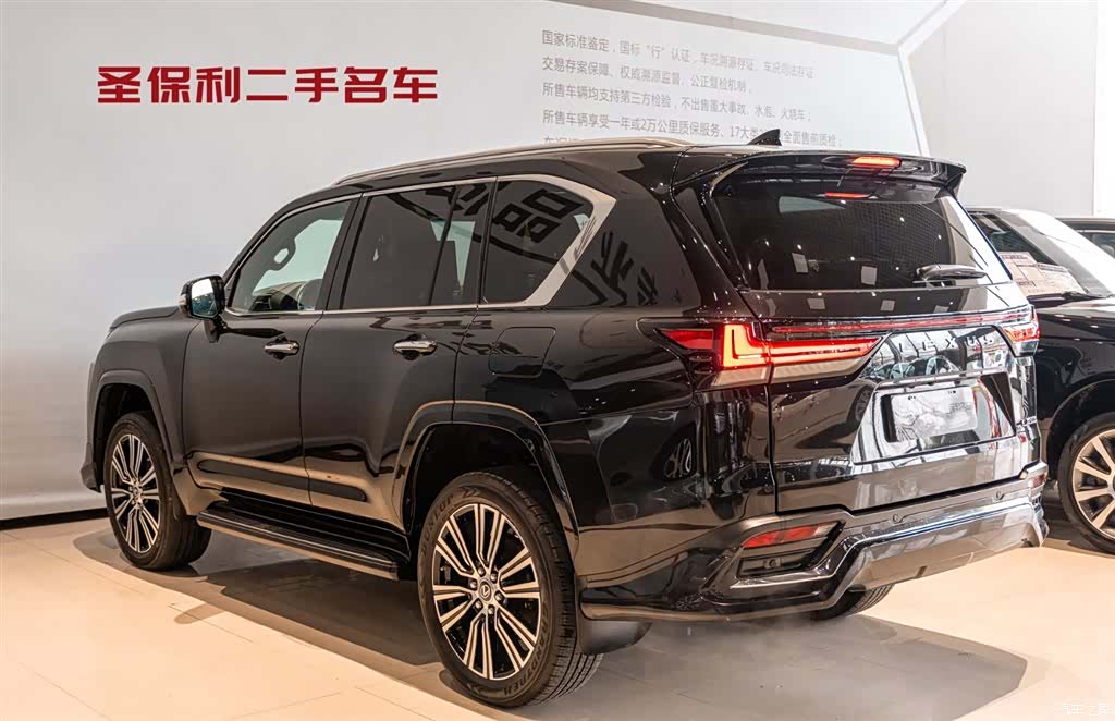 Lexus LX, 2025 3
