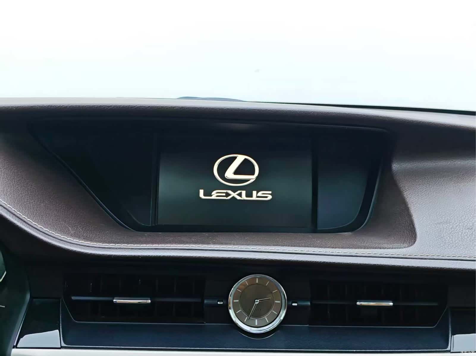Lexus ES, 2016 15