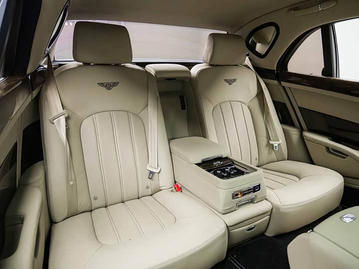 Bentley Mulsanne 2013 6.8T Mulliner te bie ban