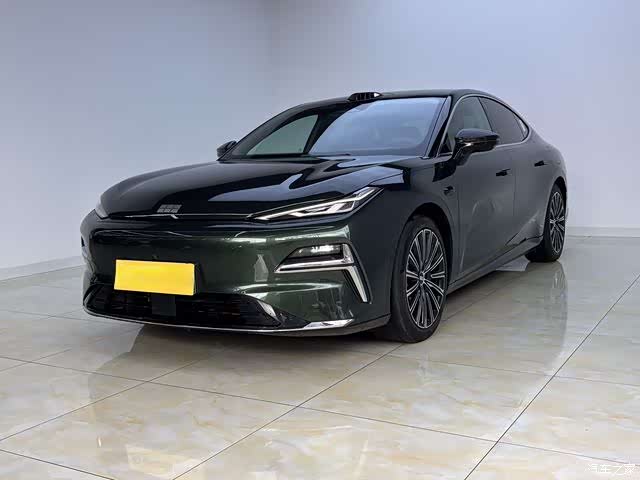 Geely 8, 2025 1