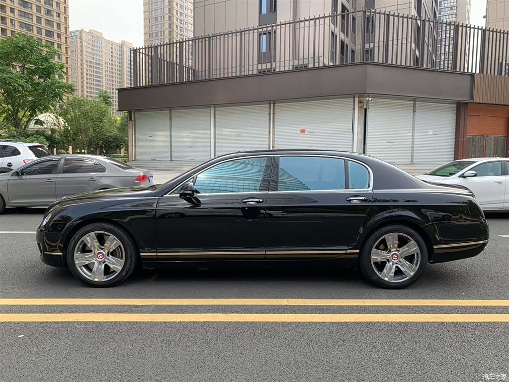 Bentley Flying Spur, 2011 7