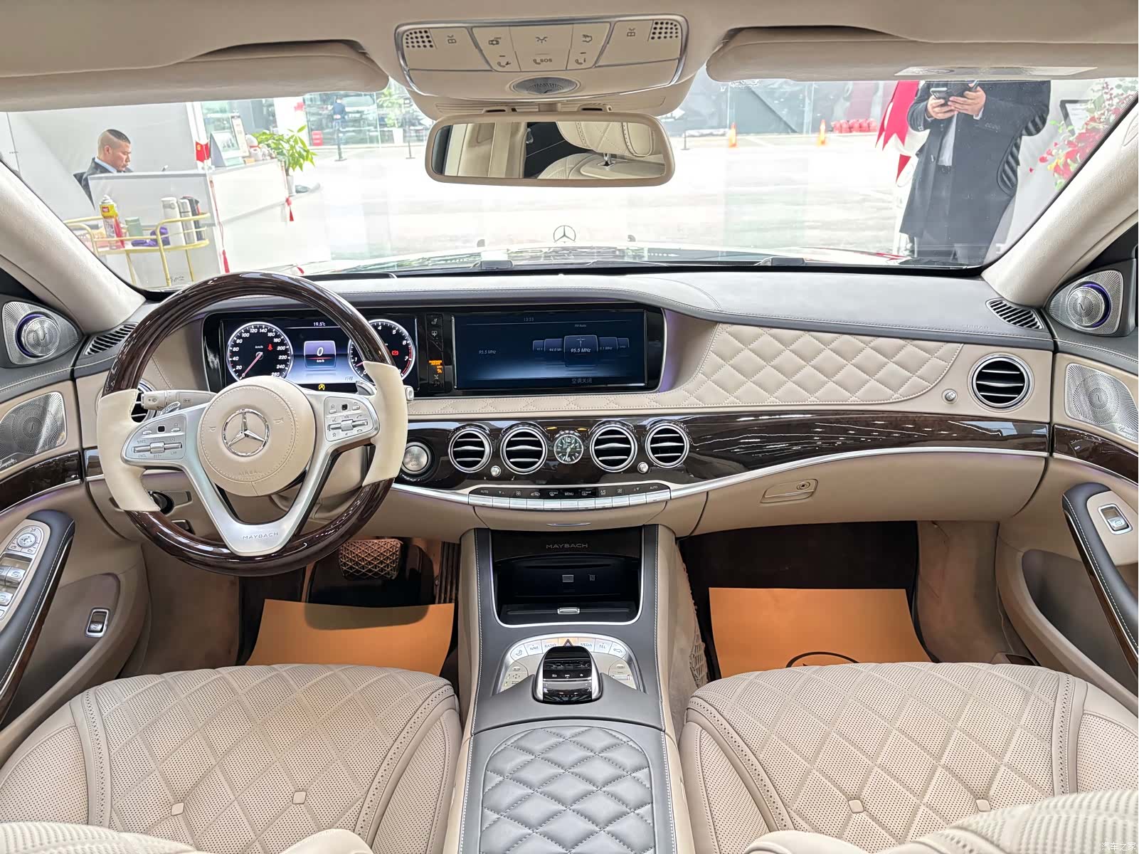 Maybach S-Class, 2017 11