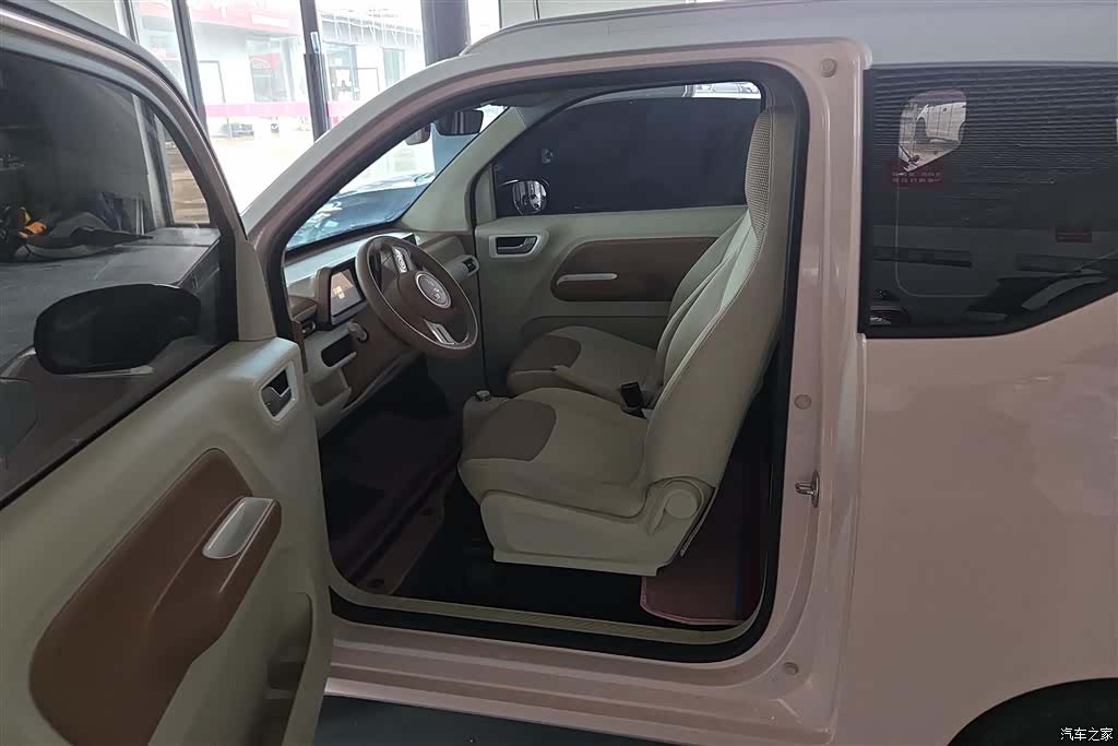 Wuling MINIEV, 2024 11