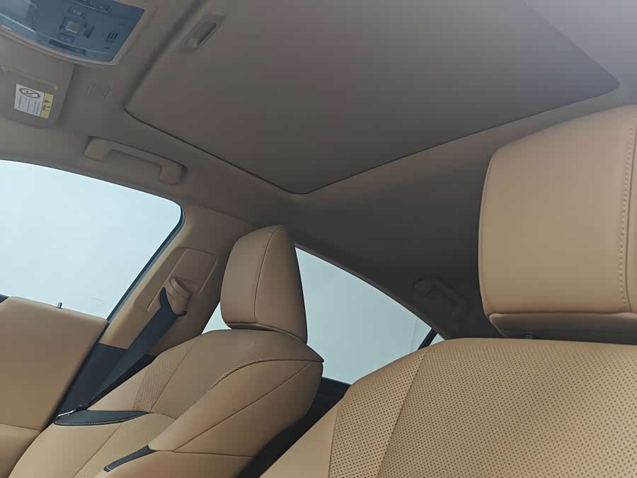 Lexus ES 2023, фото 9