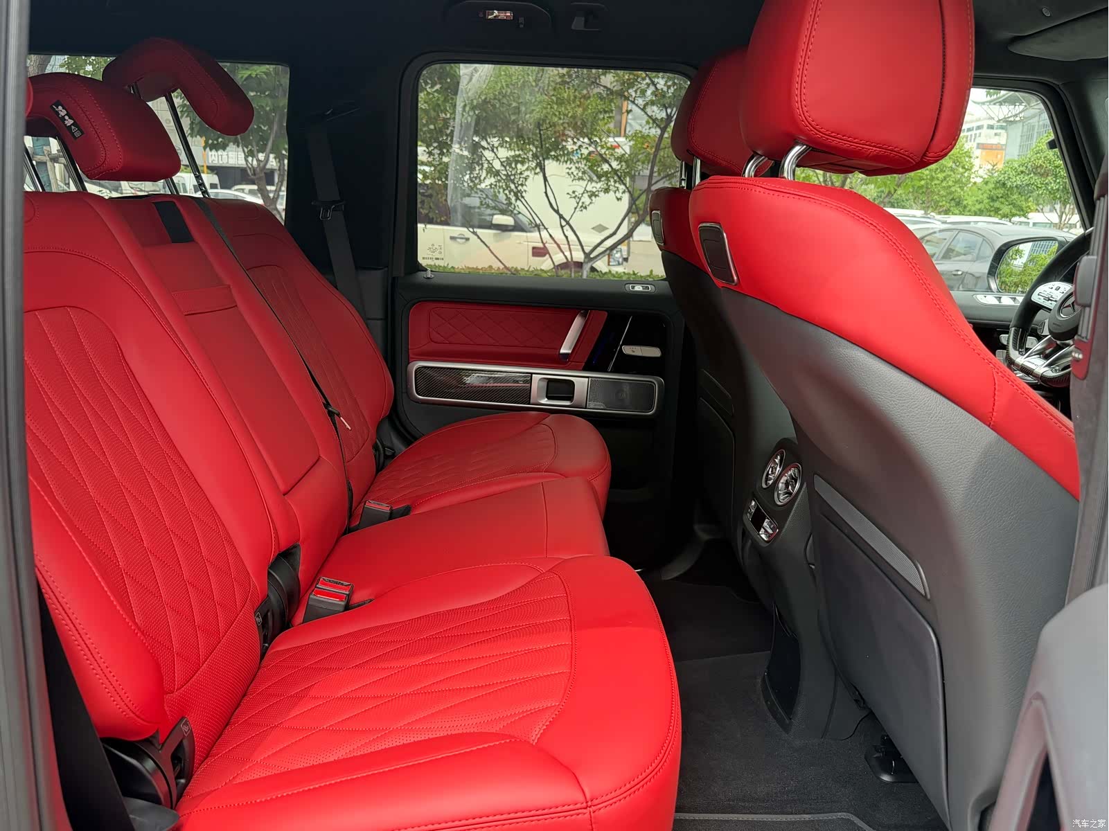 Mercedes-Benz G-Class, 2026 6
