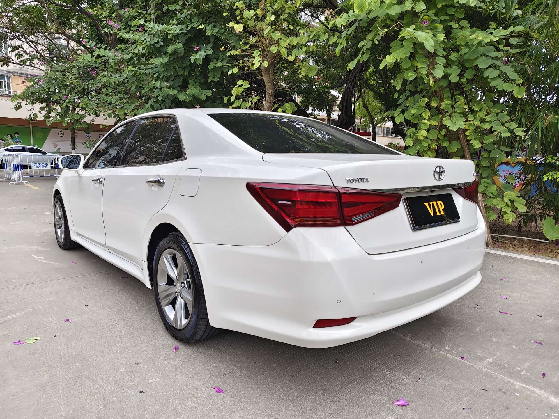 Toyota Crown, 2016 все фото