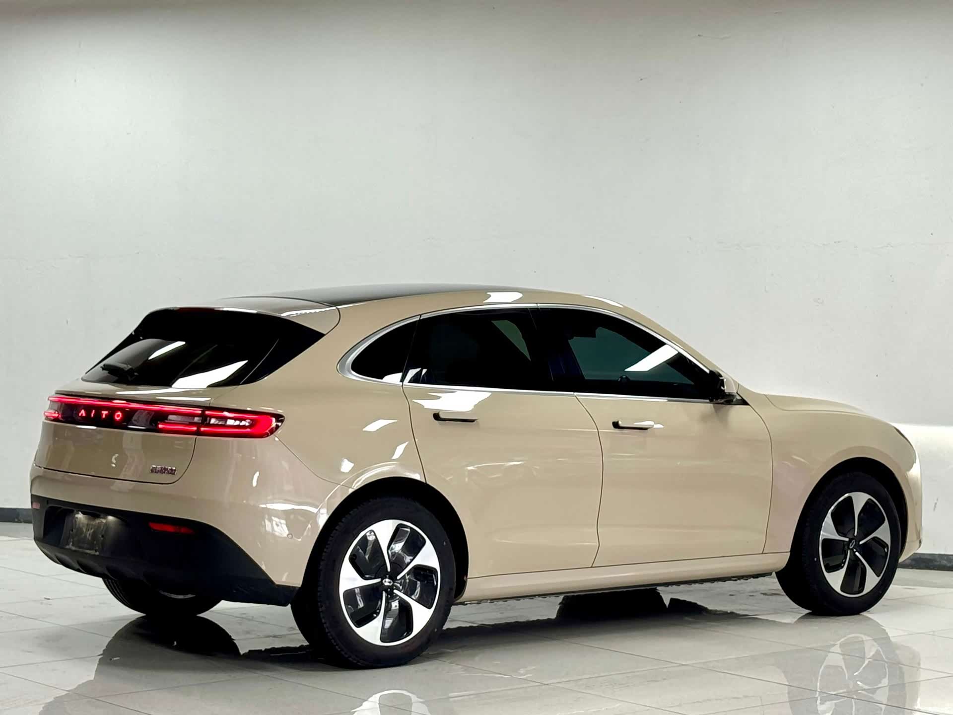 AITO M5, 2023 все фото