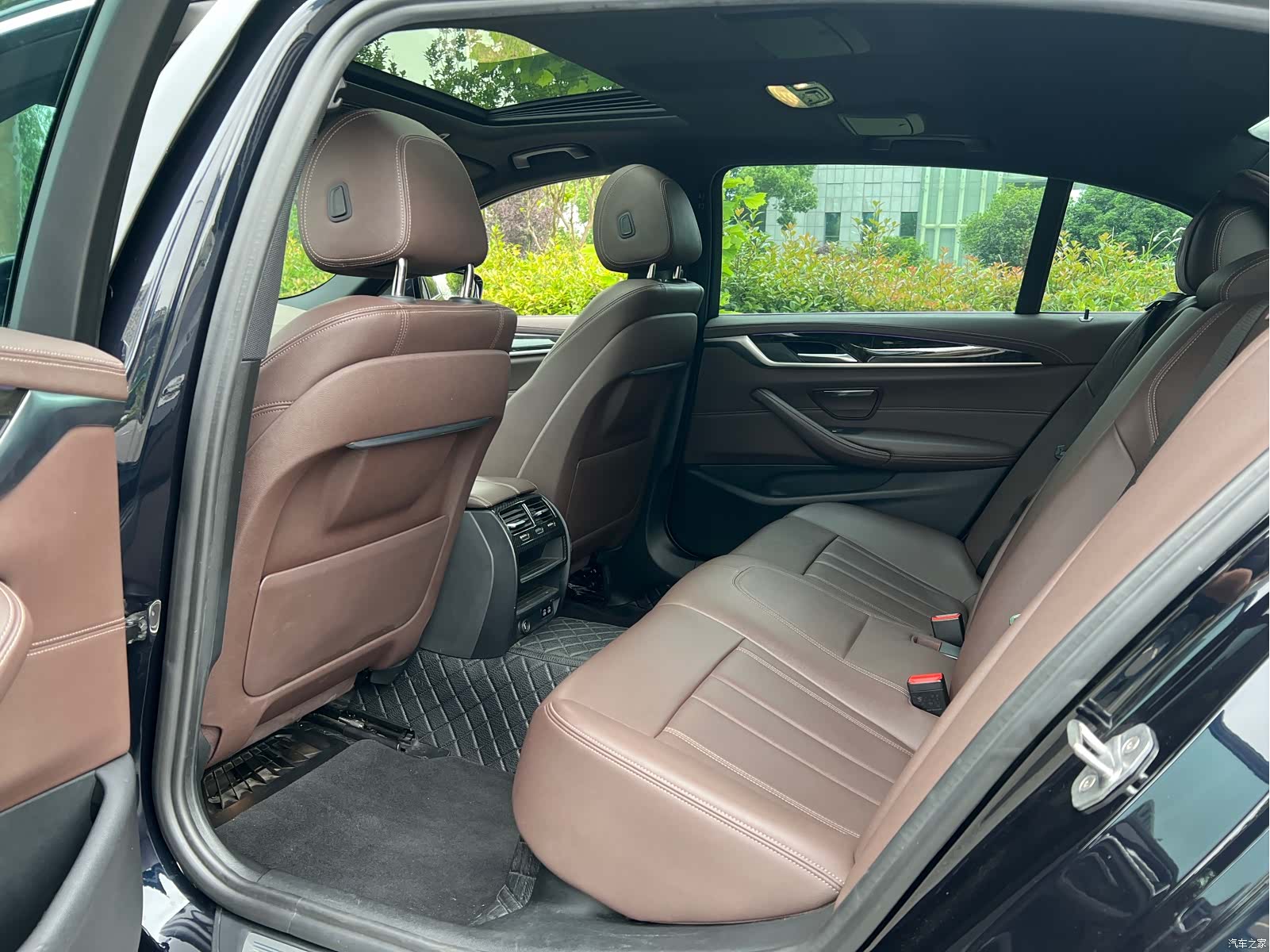 BMW 5 Series, 2019 8