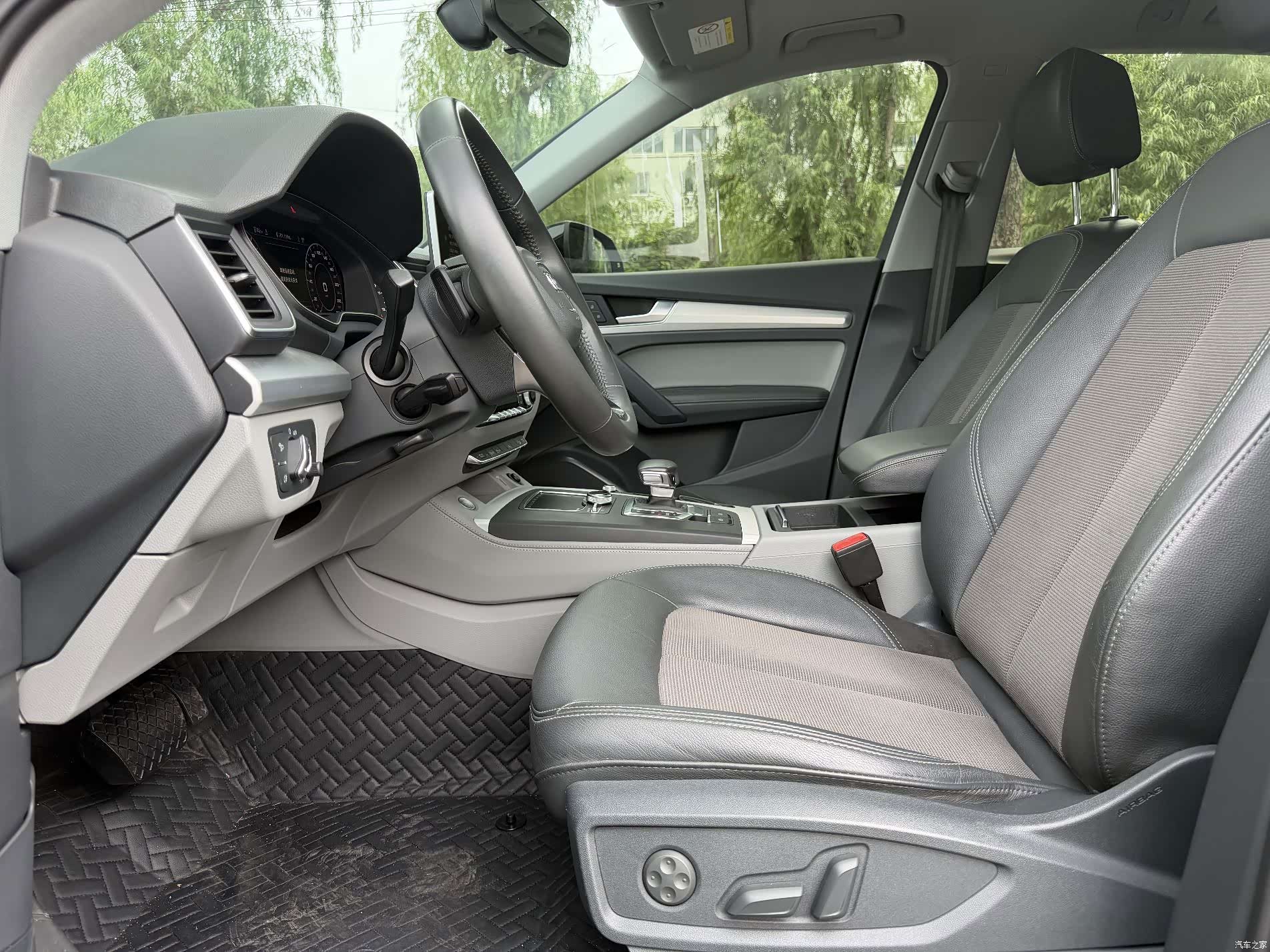 Audi Q5L, 2019 все фото
