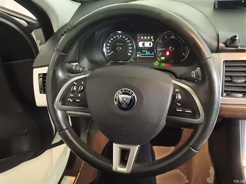 Jaguar XF, 2014 7