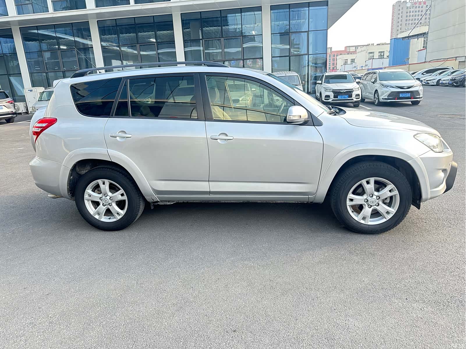 Toyota RAV4, 2012 4