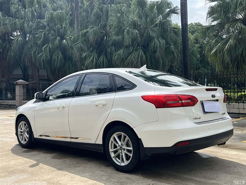 Ford Focus, 2015 9