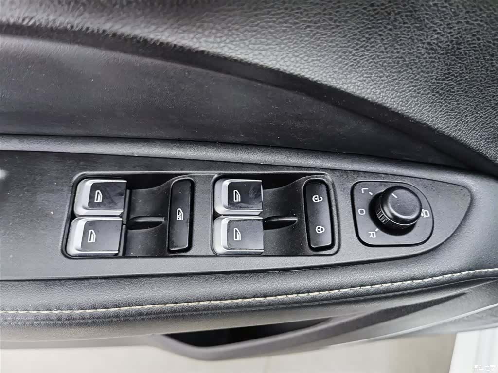 Geely Emgrand, 2018 9