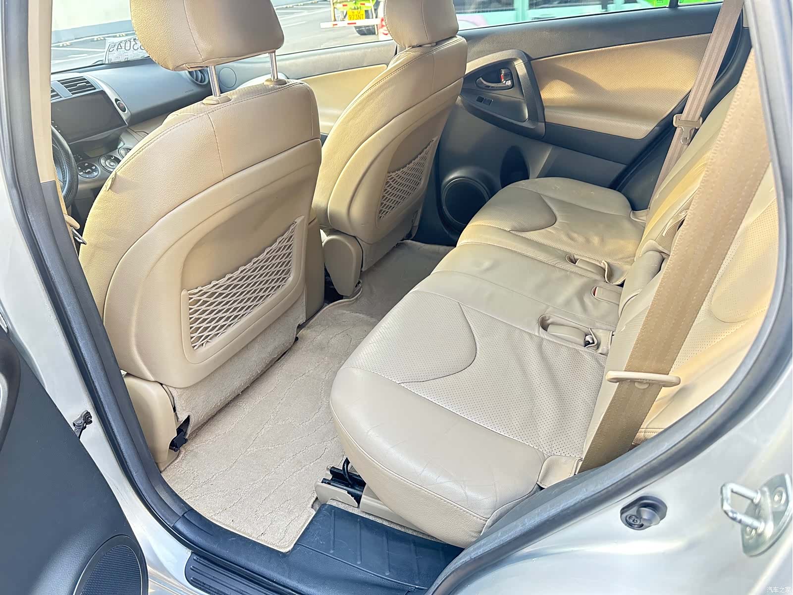 Toyota RAV4, 2012 7