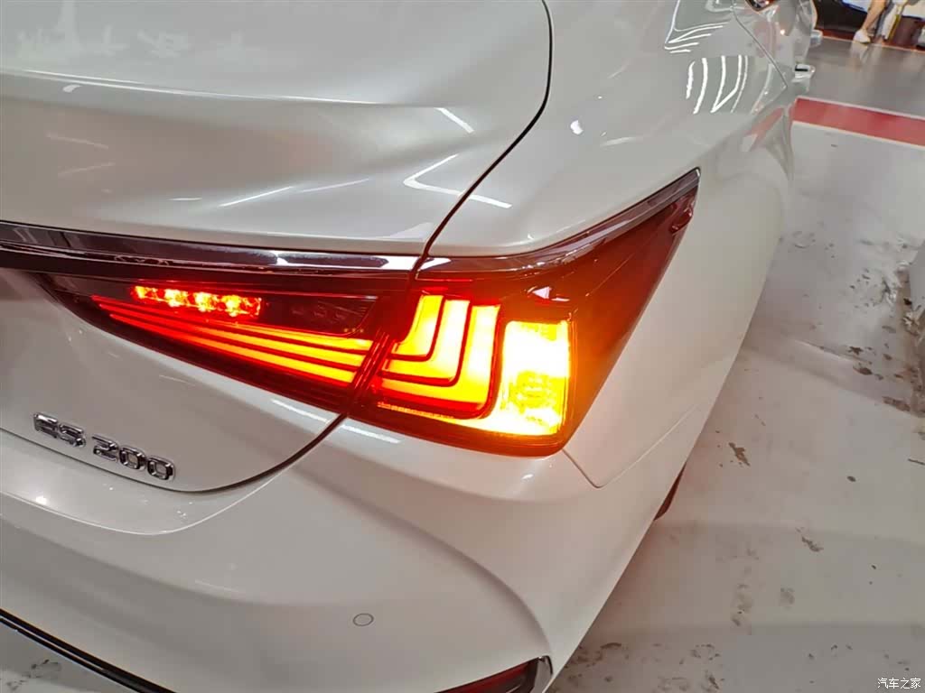 Lexus ES, 2024 8
