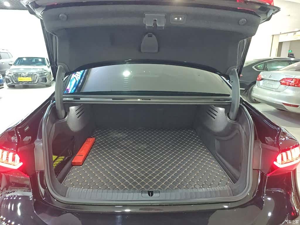 Audi A7L, 2025 19