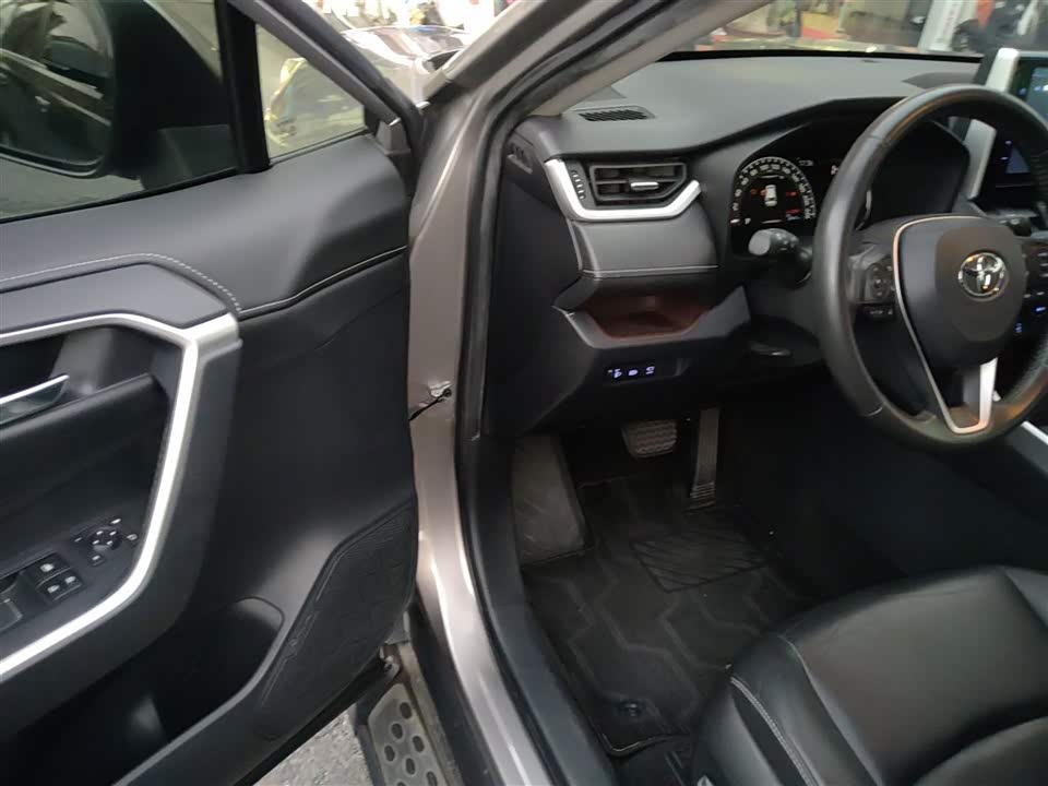 Toyota RAV4 Rongfang