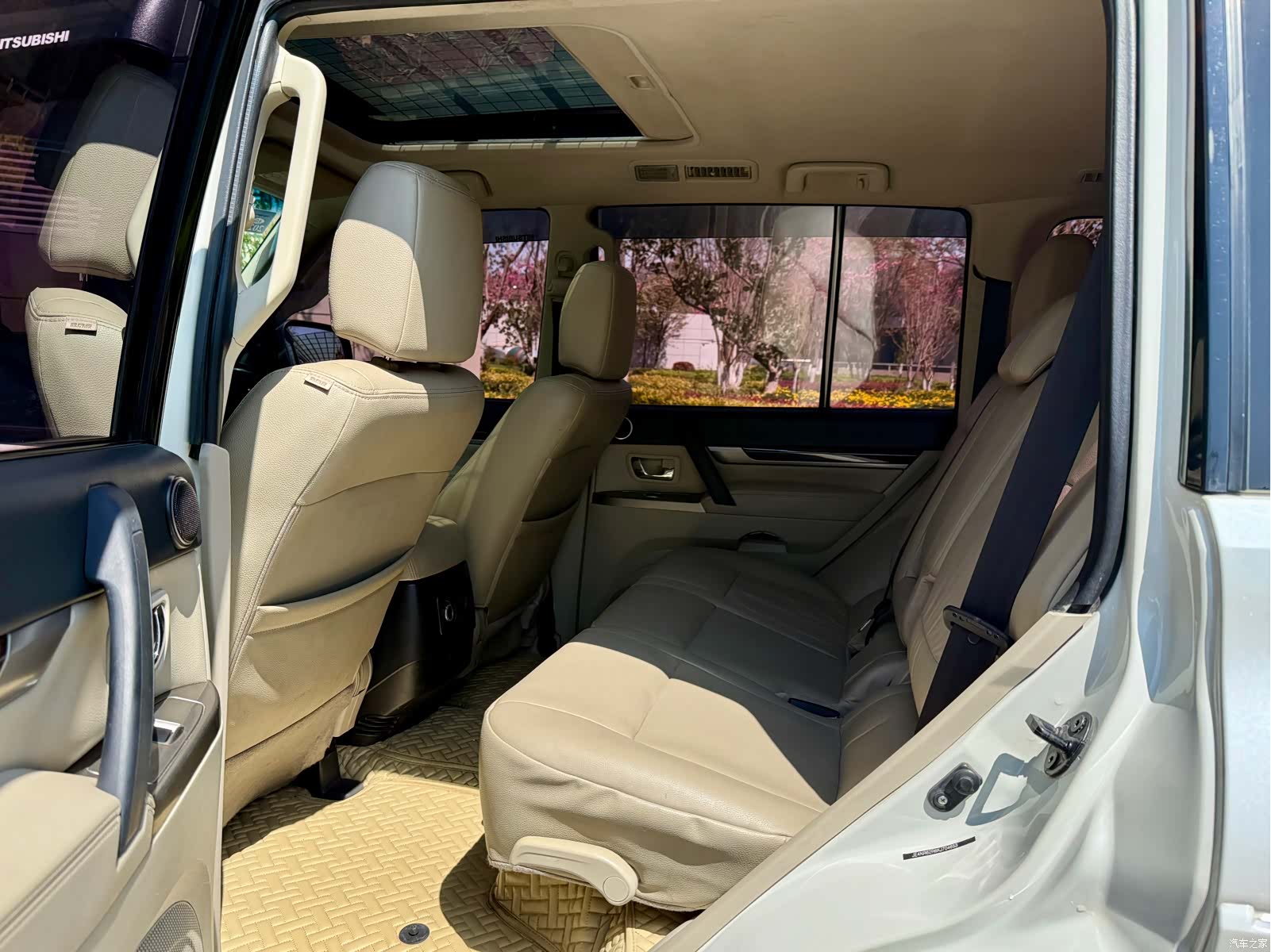 Mitsubishi Pajero, 2020 10