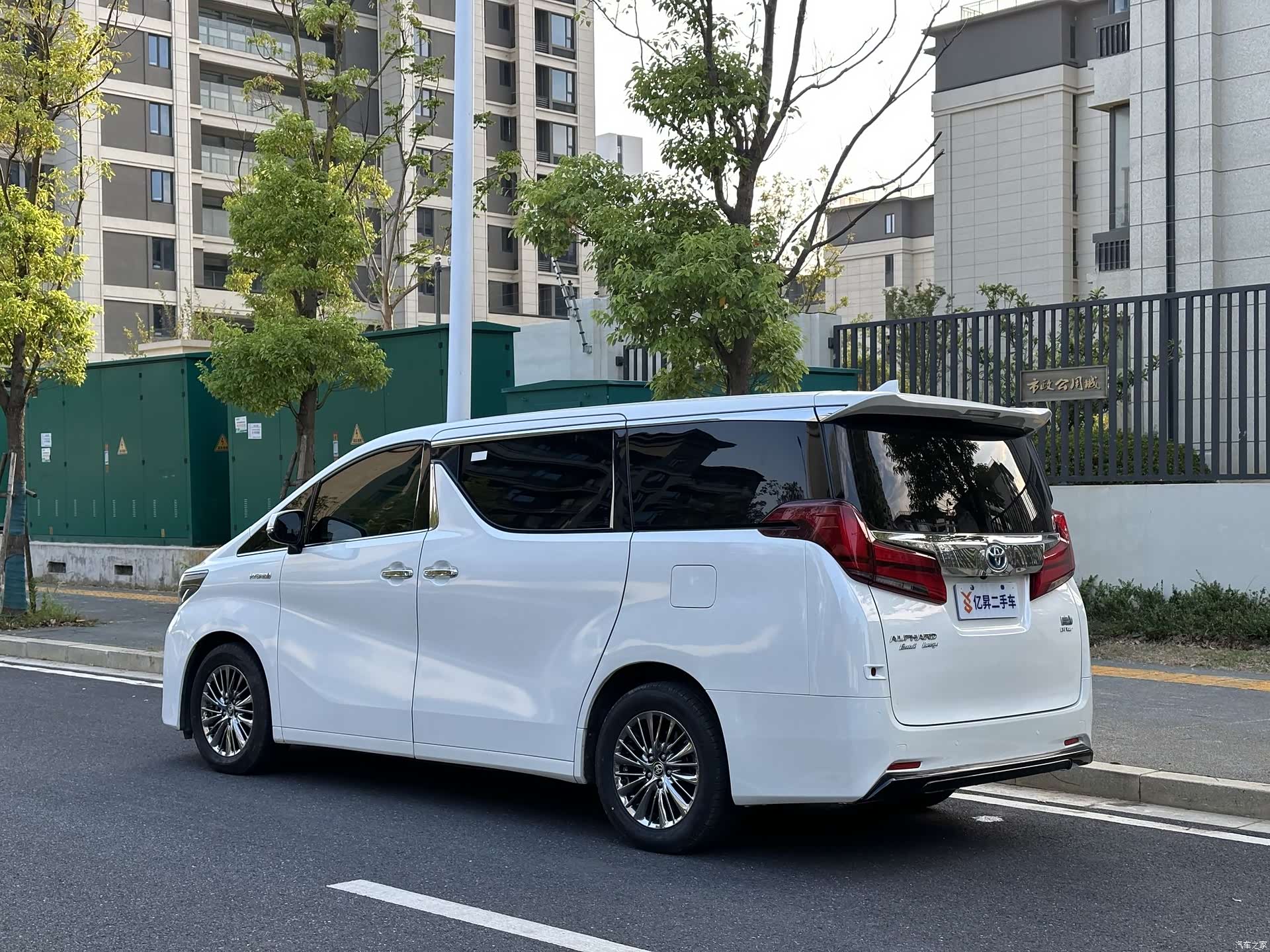 Toyota Alphard, 2021 4