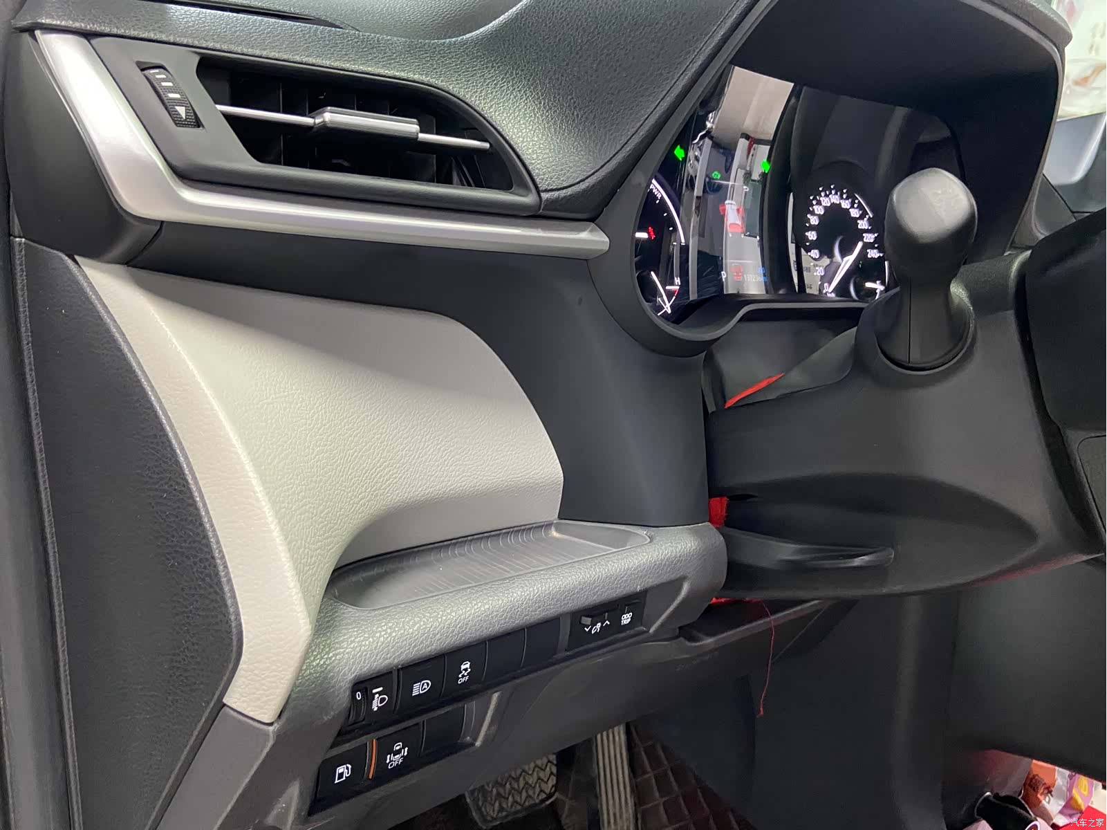 Toyota Granvia, 2023 13