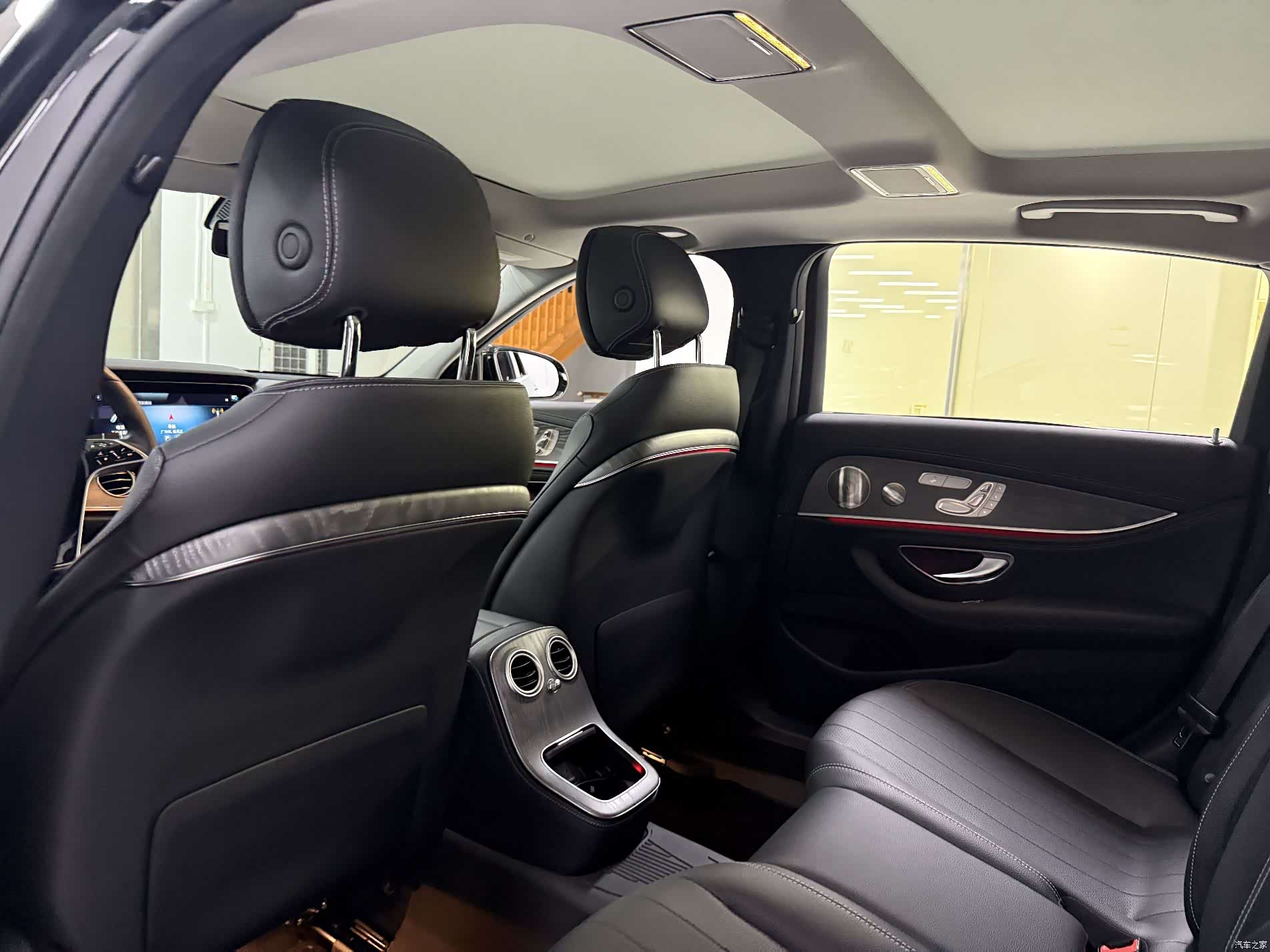 Mercedes-Benz E-Class, 2023 15