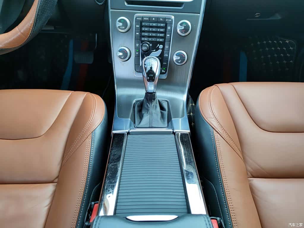 Volvo V60, 2015 14