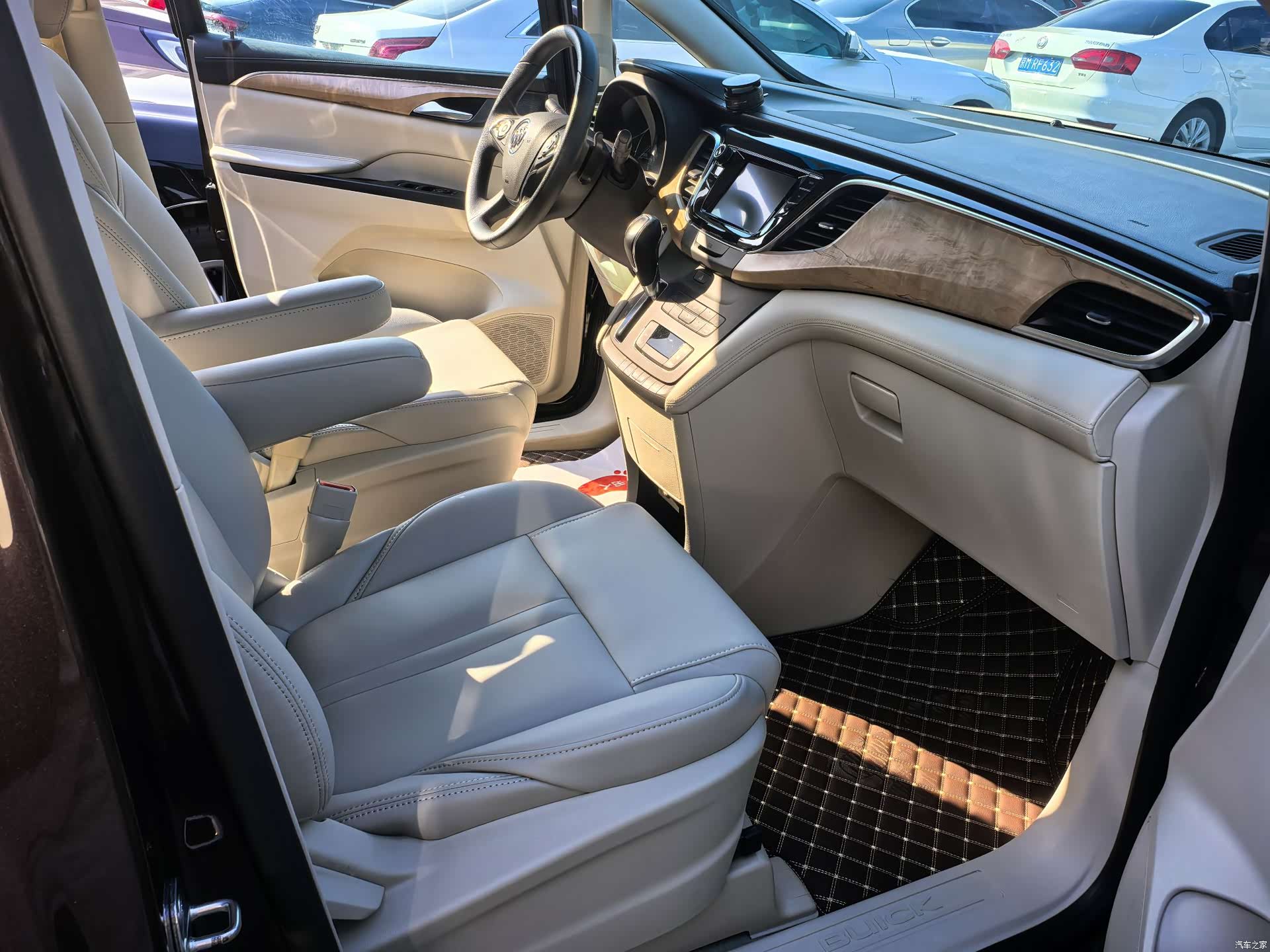 Buick GL8, 2019 4
