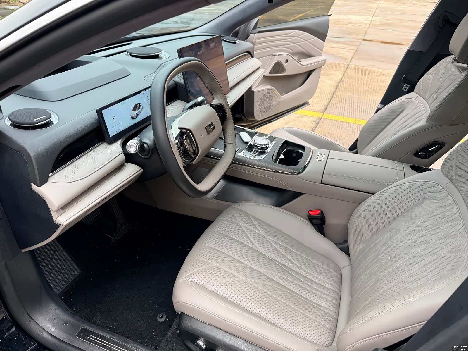 Geely 8, 2025 24