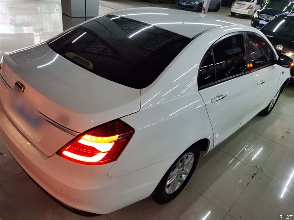 Geely Emgrand, 2017 4