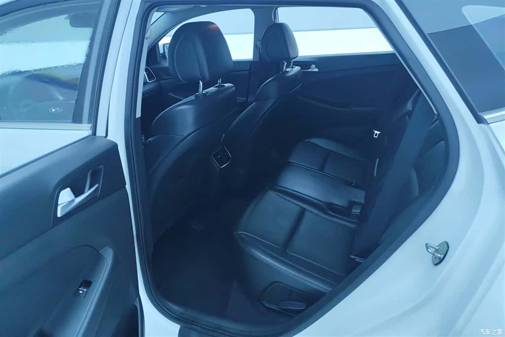Hyundai Tucson, 2016 11