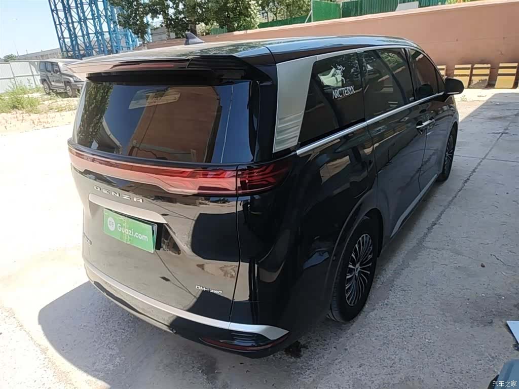 Denza D9, 2024 7