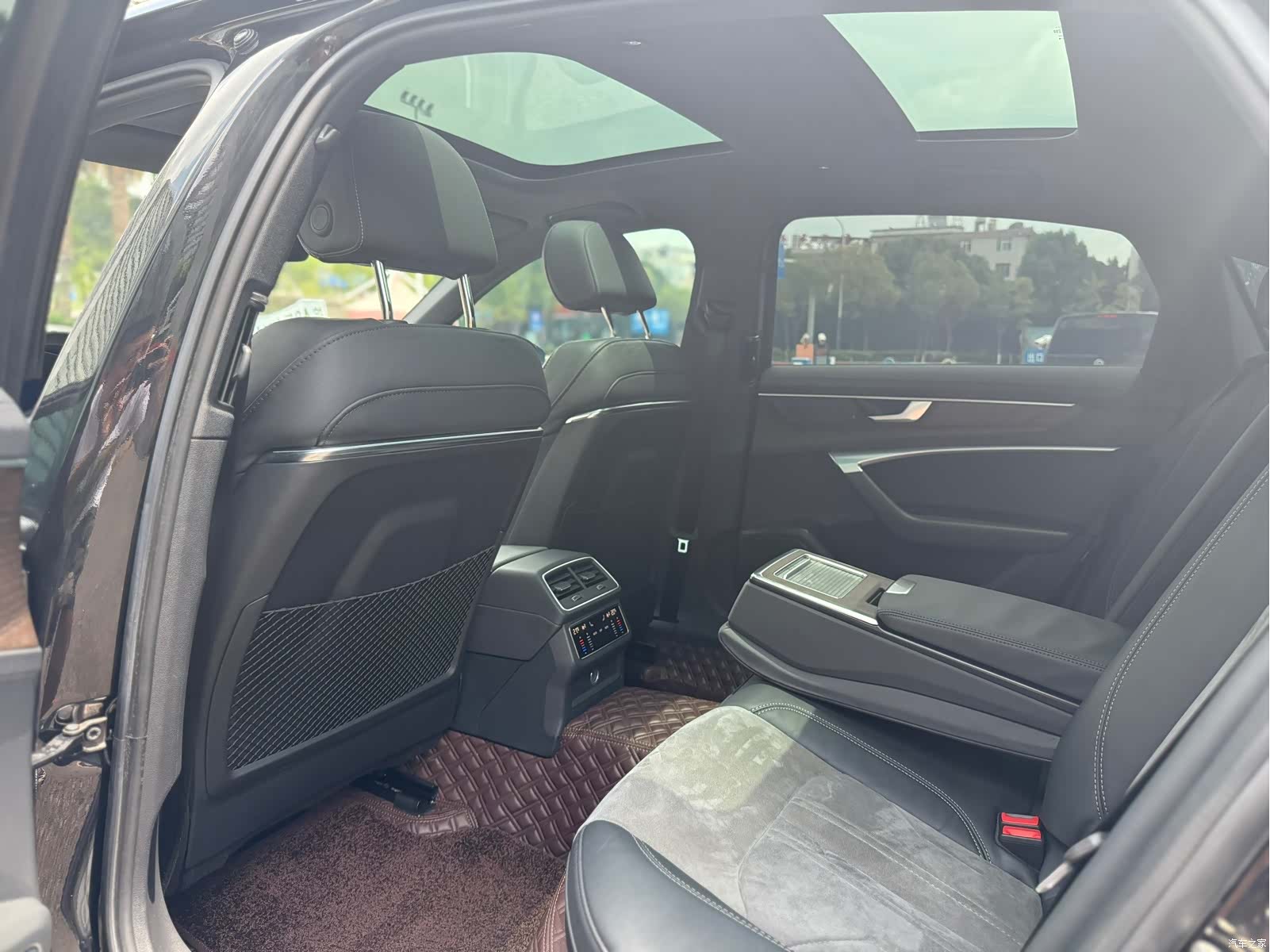 Audi A6L, 2021 все фото