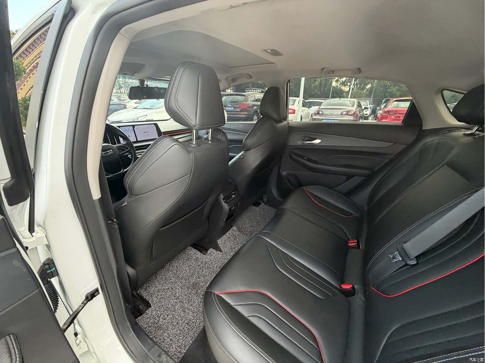 Geely Binray, 2022 8
