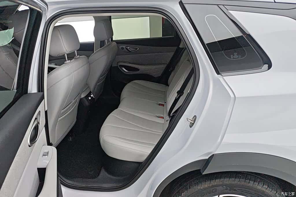 BYD HiAce, 2025 11