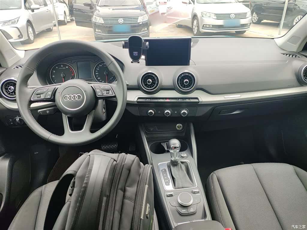 Audi Q2L, 2021 10