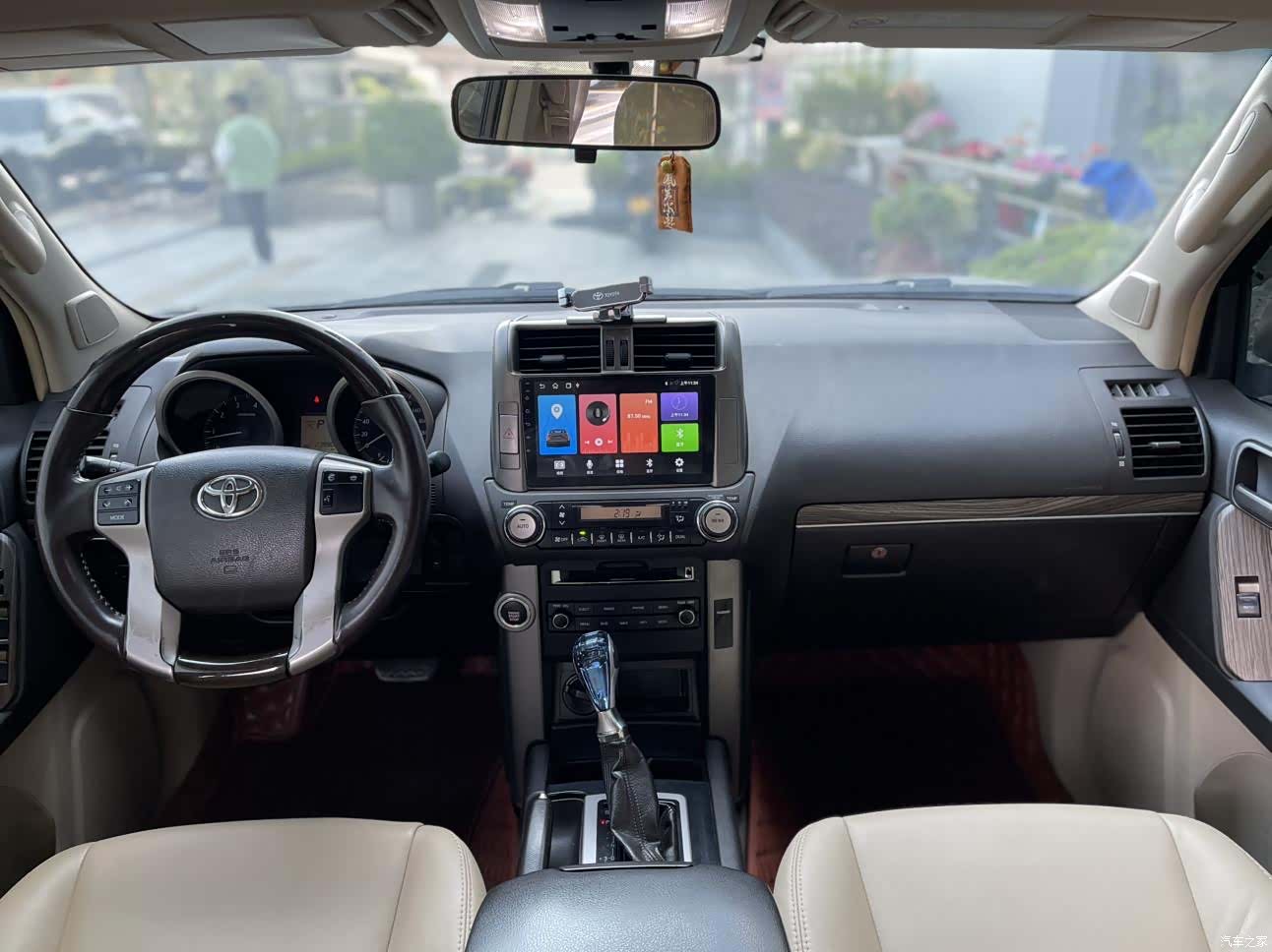Toyota Prado, 2013 10